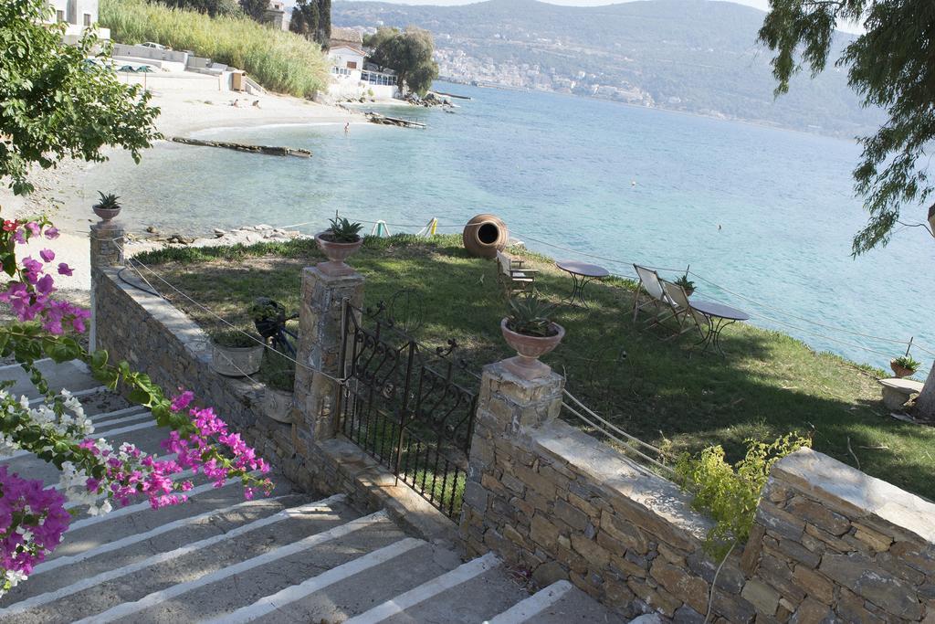 Roditses Beach Sea Front Apartments Đảo Samos Ngoại thất bức ảnh