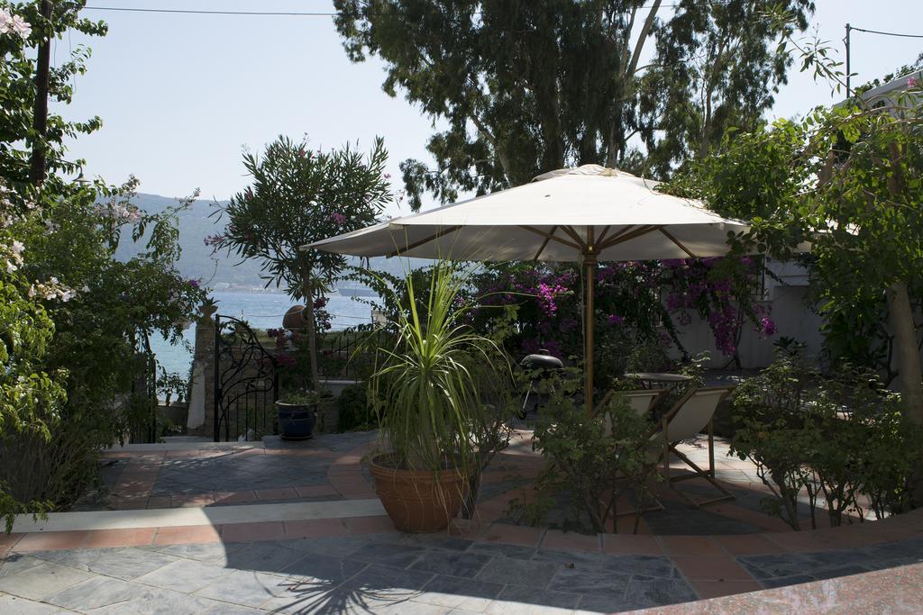 Roditses Beach Sea Front Apartments Đảo Samos Ngoại thất bức ảnh