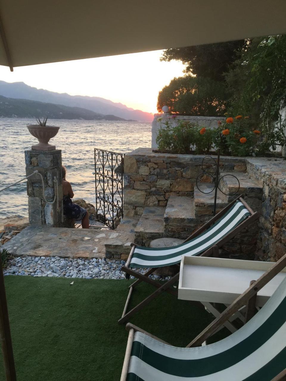 Roditses Beach Sea Front Apartments Đảo Samos Ngoại thất bức ảnh
