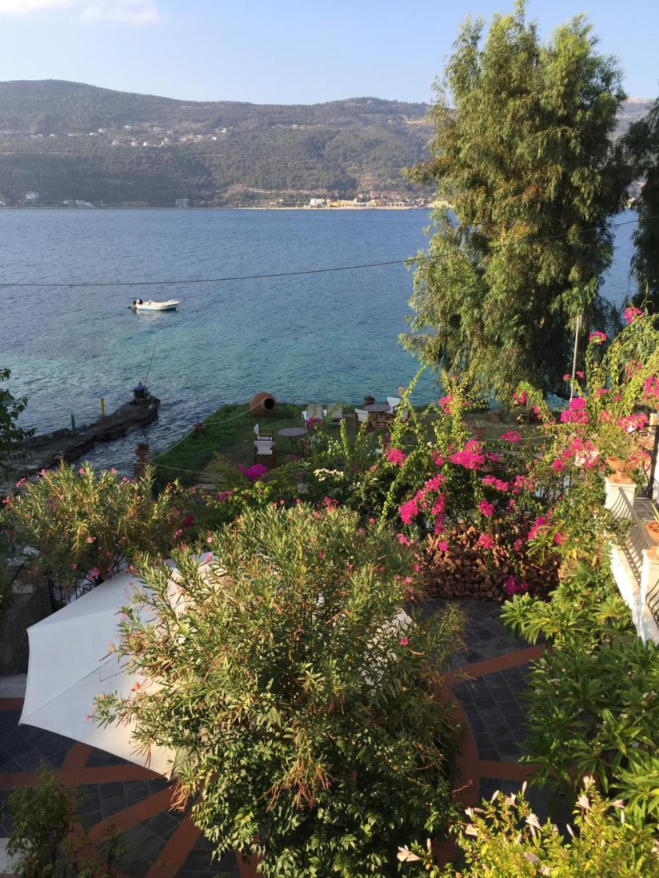 Roditses Beach Sea Front Apartments Đảo Samos Ngoại thất bức ảnh